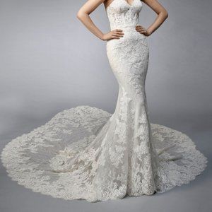 Enzoani Nina Size 12 Wedding Dress (Never Worn)